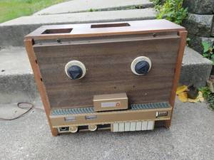 Reel-To-Reel Machine