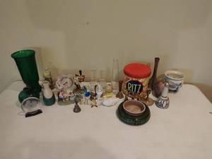 Collection of Vintage Dcor