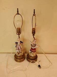 Two lamps with figurines