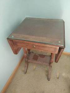 Vintage Drop-Leaf End table
