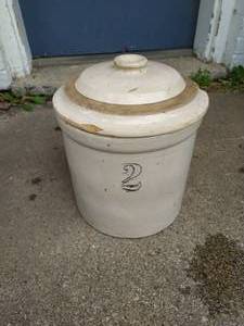 2 Gallon Redwing Style Crock