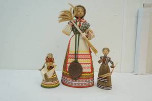 Corn husk dolls