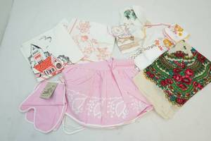 Handkerchiefs, apron, mitts and runner