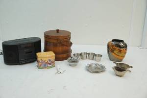 Vase, ashtray, radio, ice bucket and more