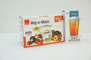 Slicer and drink recipe cup
