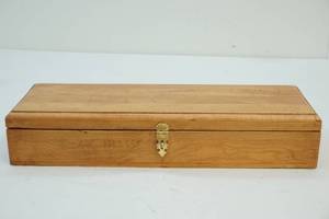Jewelry box, jewelry, and Onyx