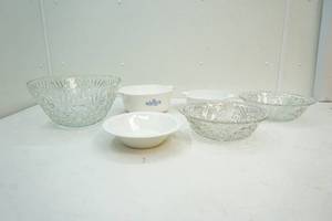 Casserole dishes and bowls