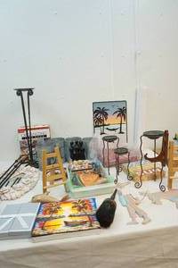 Large assortment of dcor