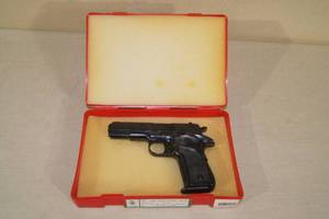 lot 26 image: Llama III-A .380 Caliber Semi-Automatic Pistol