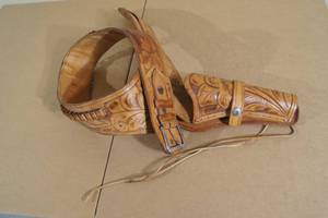 lot 64 image: Tan Leather Belt and Holster - Beautiful Tooling