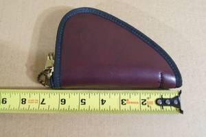 lot 230 image: Small Leather Handgun Case