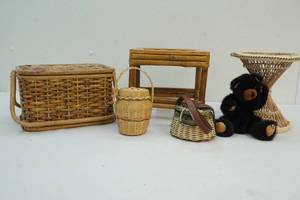 lot 95 image: Wicker dcor, bamboo dcor and stuffed bear