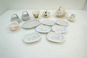 lot 108 image: Baskets and tray