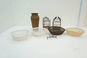 lot 115 image: Baskets, shelves and vase
