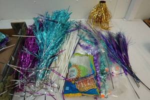 lot 134 image: Party supplies