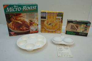 lot 136 image: Microwave cooking accessories