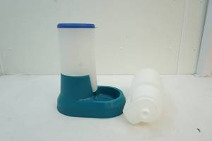 lot 164 image: Water dish