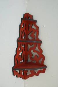 lot 165 image: Corner shelf