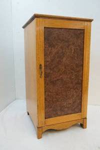 lot 182 image: Cabinet