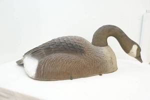 lot 192 image: Decoy shells