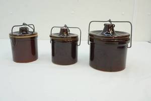 lot 2 image: Crocks