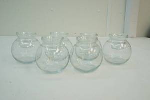 lot 4 image: Vases with candle holders