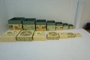 lot 27 image: Bobs Boxes