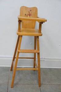 lot 45 image: Doll high chair