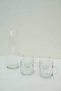 lot 47 image: Carafe and cups