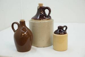 lot 49 image: Vintage jugs