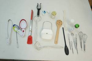 lot 63 image: Kitchenware