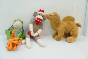 lot 68 image: Stuffed animals