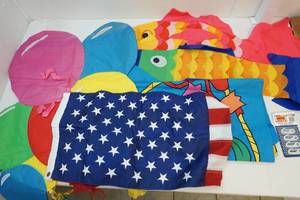 lot 77 image: Flags