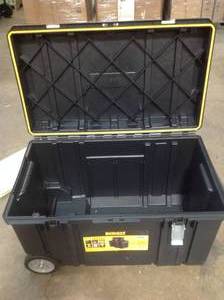 Dewalt Tough Chest 38 in. 63 Gal. Mobile Tool Box missing Latch