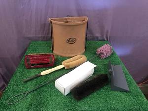 lot 53 image: Fuller Brush Items