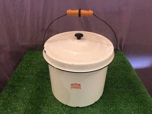 lot 57 image: Enamel Pot