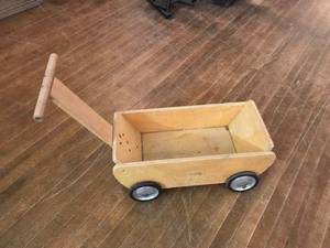 lot 64 image: YardGarden Cart