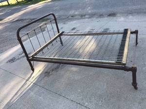 lot 67 image: Antique Bed Frame & Spring