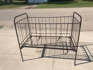 lot 74 image: Antique Crib
