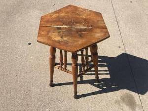 lot 79 image: Vintage TableStand