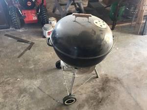 lot 90 image: Weber Grill