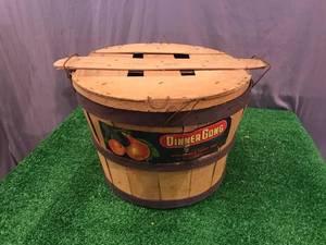 lot 93 image: Vintage Fruit Crate with Cover