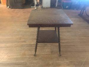 lot 4 image: Vintage Parlor Table with Ball & Claw Feet