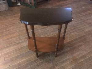 lot 9 image: Vintage Wall Table