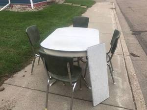 lot 10 image: Vintage Chrome Table with Leaf & 4 Chairs