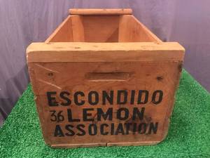 lot 22 image: Escondido Lemon Association Wood Shipping Box