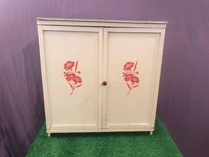 lot 27 image: Doll Cabinet