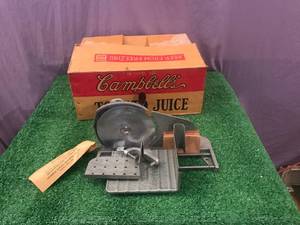 lot 31 image: Meat Slicer