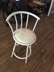 lot 102 image: Swivel Stool