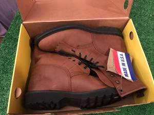 lot 116 image: New Size 9 Pile Driver Work Boots